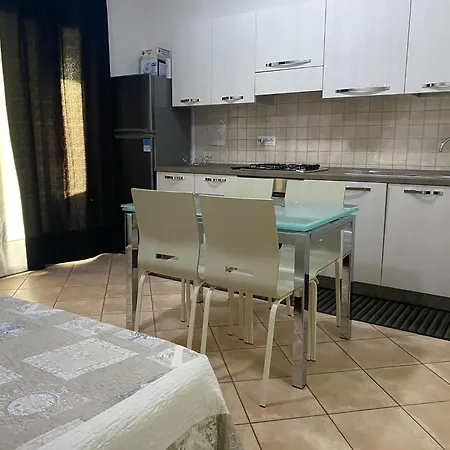 Frontemare1 Piano Terra * פורטוסקוזו